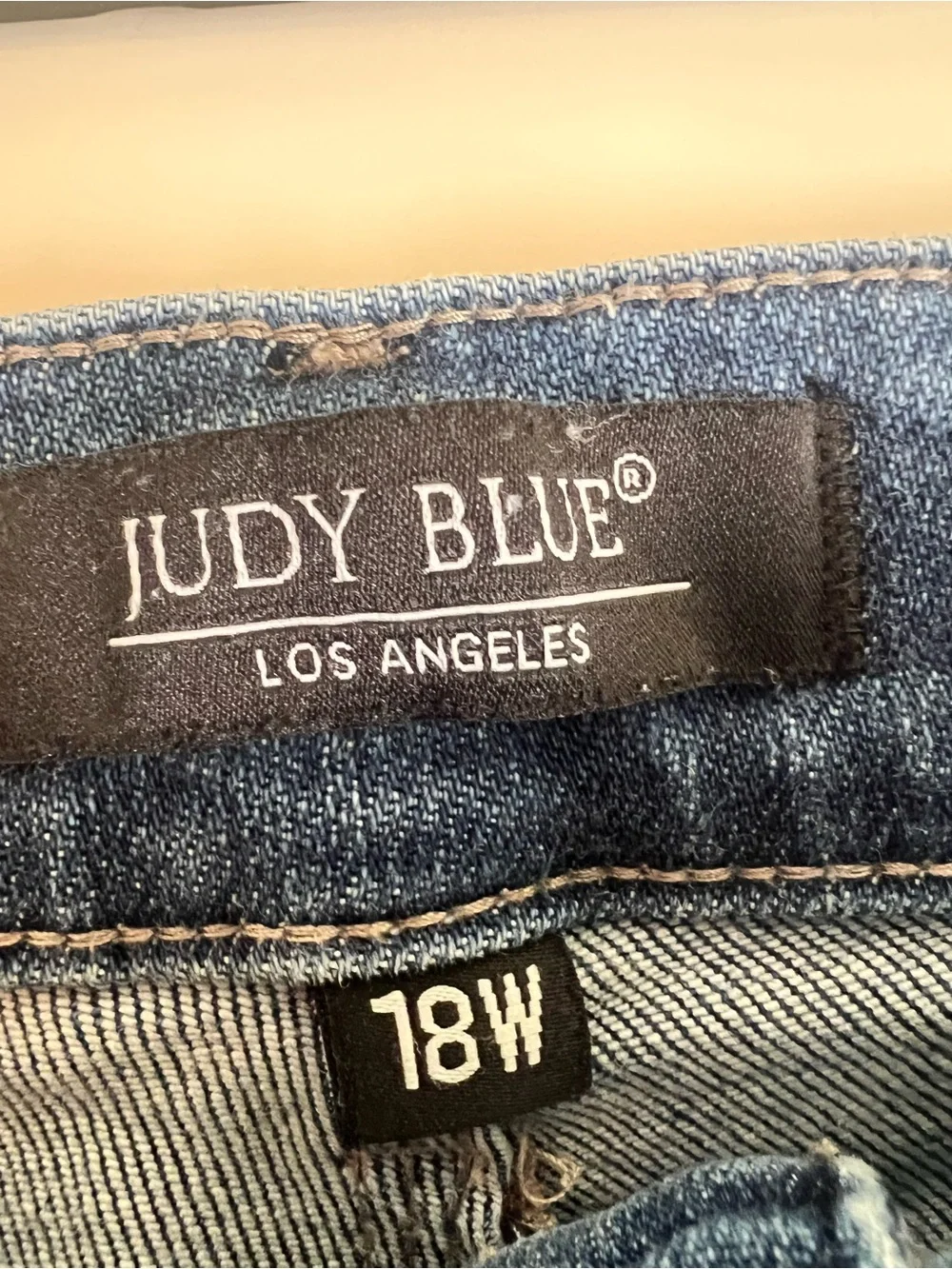 Judy Blue Dark Blue Cropped Raw Hem Jeans - Picture 2 of 4
